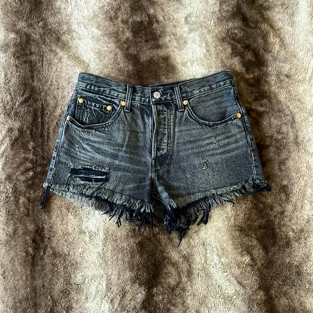 Levi’s 501 Shorts GUC sz 26